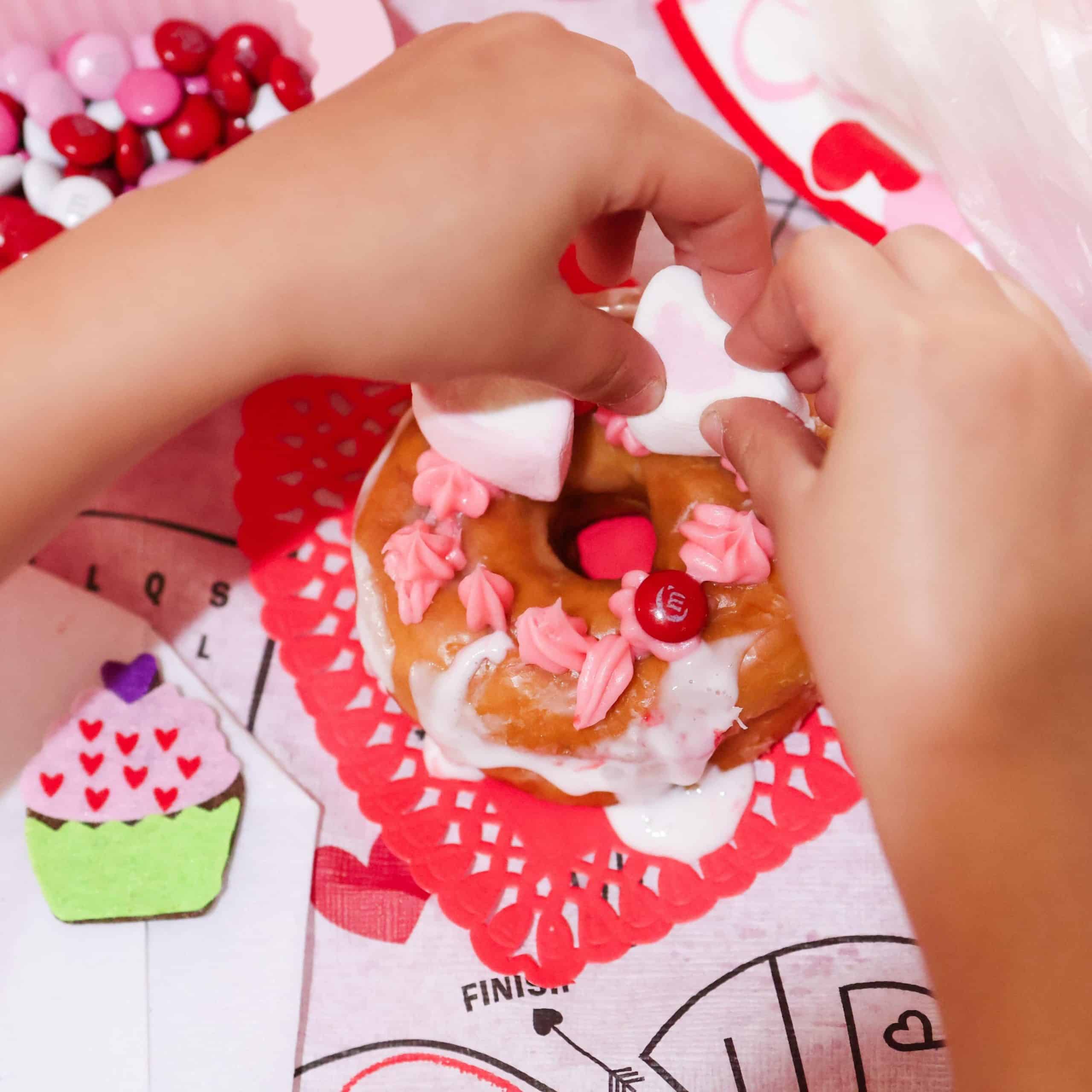 Doughnuts Decorating party